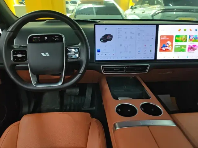 Li Auto L6 — Фото автомобиля 9