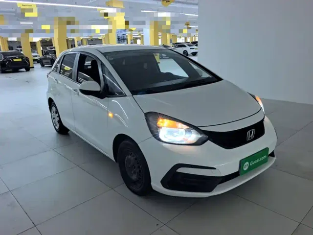 Honda Fit — Фото автомобиля 3