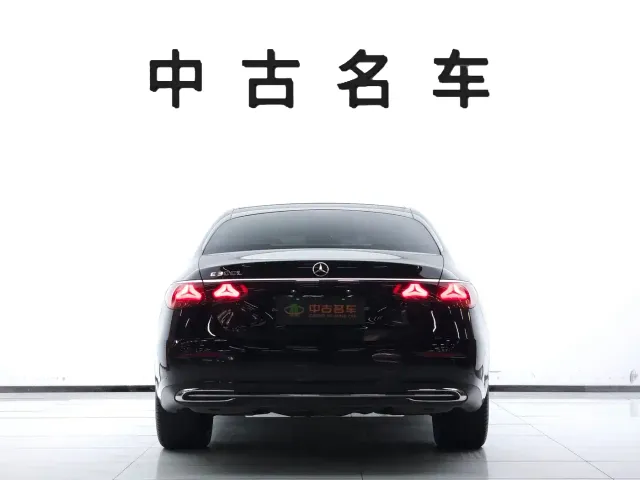 Mercedes-Benz E-Class — Фото автомобиля 5