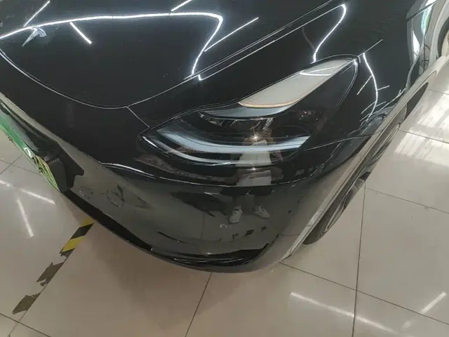 Tesla Model Y — Фото автомобиля 23