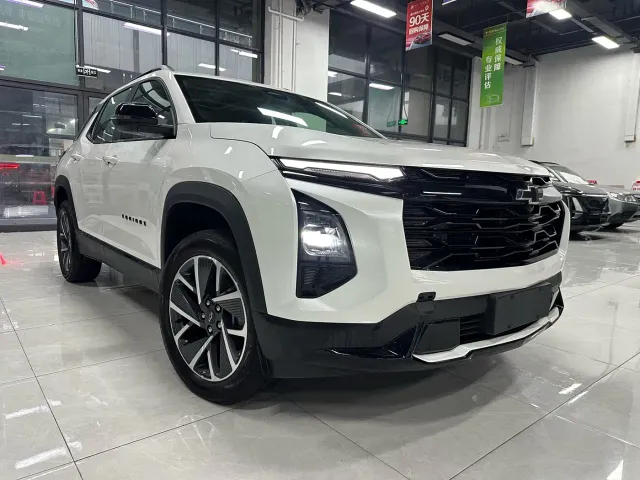 Chevrolet Equinox Plus — Фото автомобиля 3
