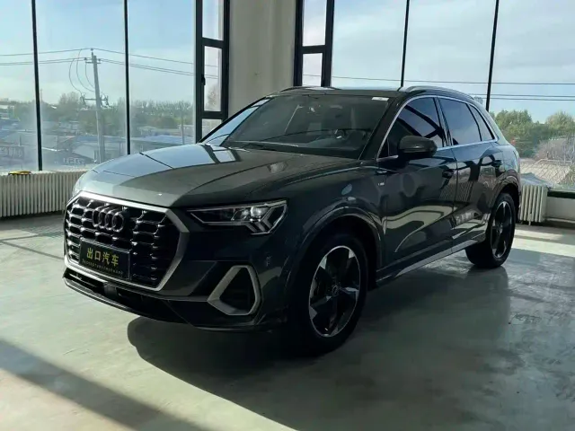 Фотография автомобиля — Audi Q3