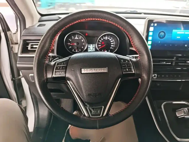 Haval M6 — Фото автомобиля 10
