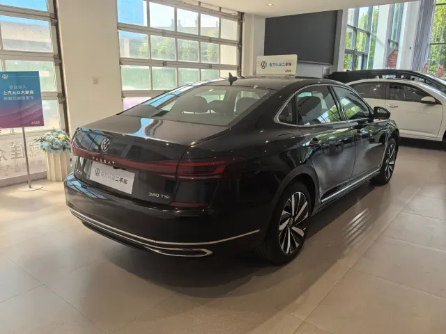 Volkswagen Passat — Фото автомобиля 16