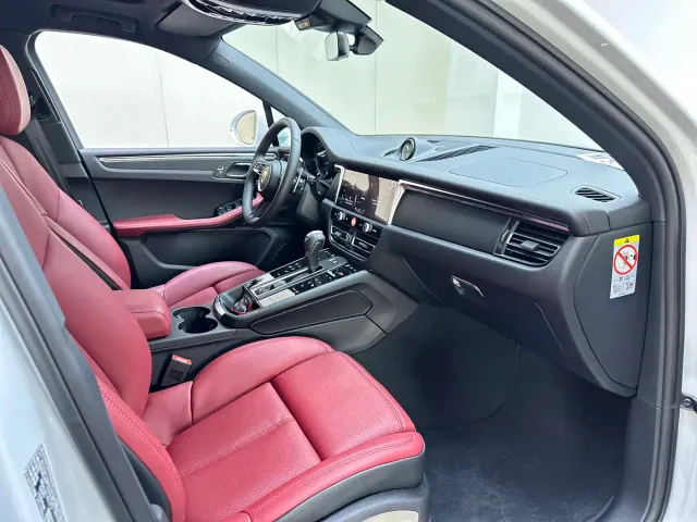 Porsche Macan — Фото автомобиля 12