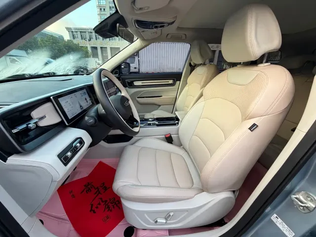 Geely ICON — Фото автомобиля 6