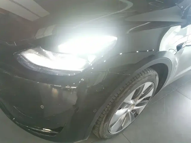 Tesla Model Y — Фото автомобиля 17