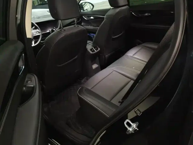 Buick Envision Plus — Фото автомобиля 11