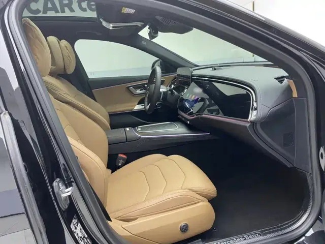 Mercedes-Benz E-Class — Фото автомобиля 18