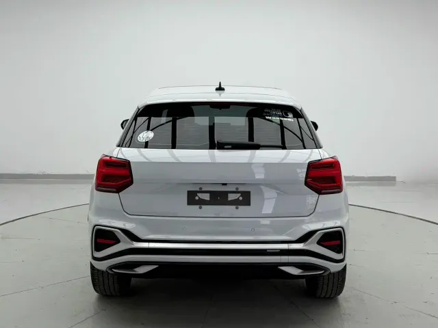Audi Q2L — Фото автомобиля 5