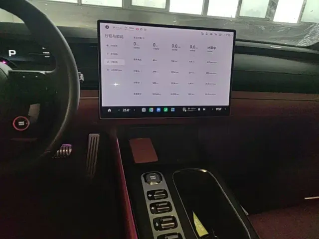 Xiaomi SU7 — Фото автомобиля 12