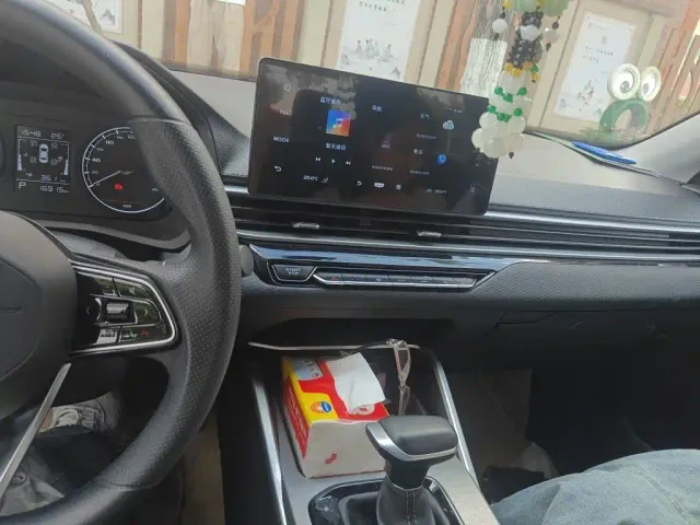 Geely Emgrand — Фото автомобиля 14