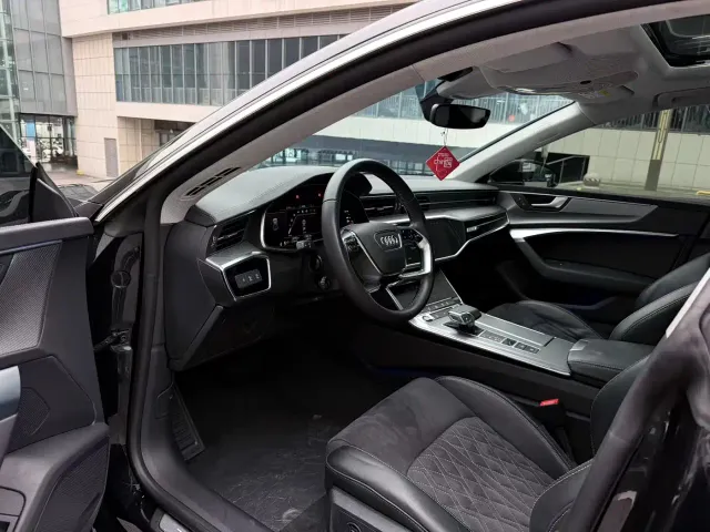 Audi A7L — Фото автомобиля 4