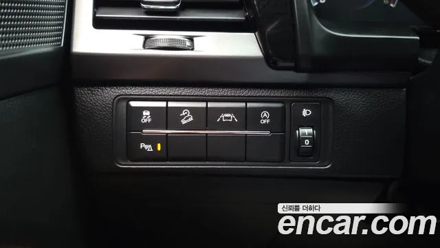 KG_Mobility_Ssangyong Rexton Новый Rexton Sport Khan Дизель 2.2 4WD — Фото автомобиля 15