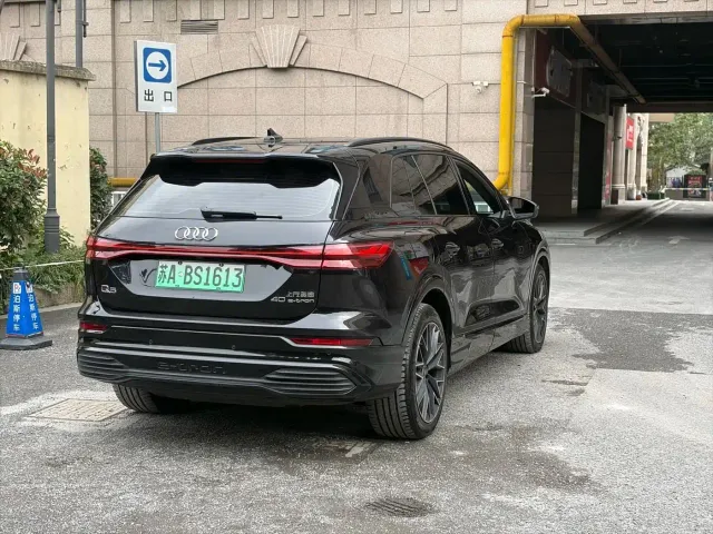 Audi Q5 e-tron — Фото автомобиля 7