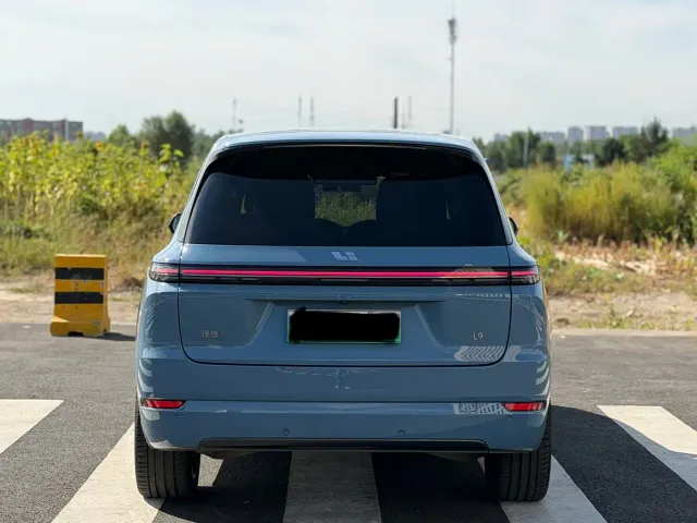 Li Auto L9 — Фото автомобиля 5