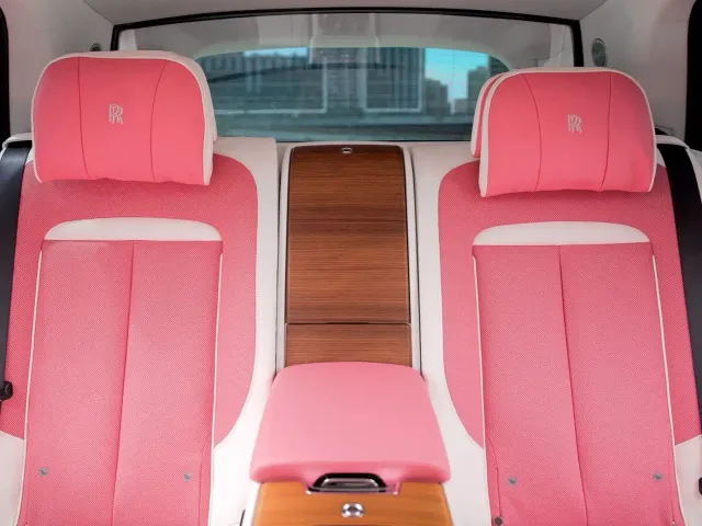 Rolls-Royce Cullinan — Фото автомобиля 17