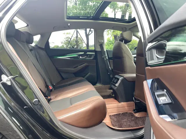 Honda Inspire Hybrid — Фото автомобиля 15