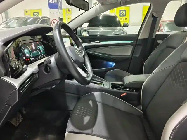 Volkswagen Golf — Фото автомобиля 8