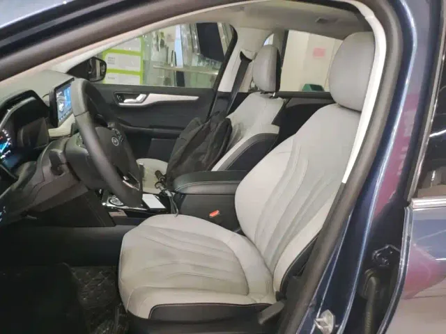 Ford Escape — Фото автомобиля 11