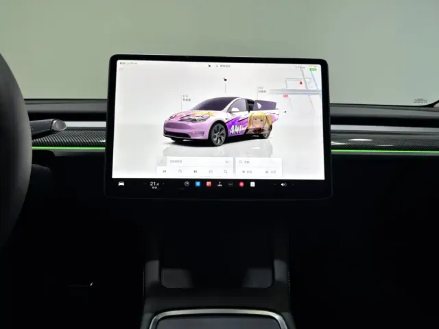 Tesla Model Y — Фото автомобиля 26