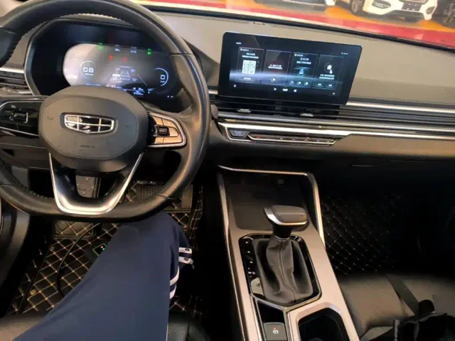 Geely Emgrand — Фото автомобиля 9