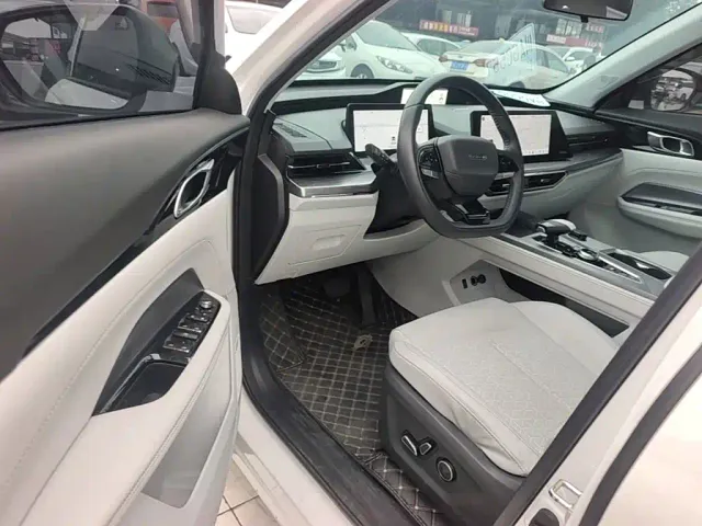 Changan Oshan Z6 EV — Фото автомобиля 11