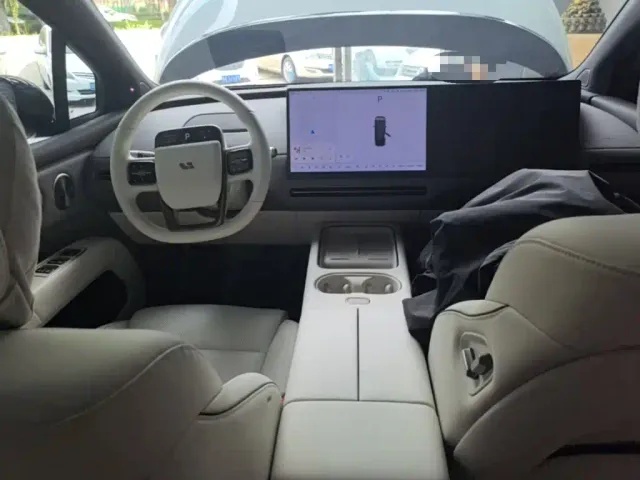 Li Auto i6 — Фото автомобиля 9