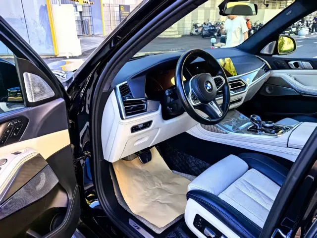 BMW X7 — Фото автомобиля 2