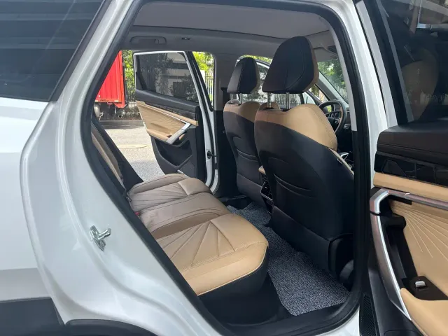 Geely Boyue L — Фото автомобиля 8