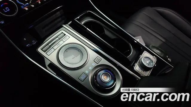 Genesis GV80 — Фото автомобиля 12
