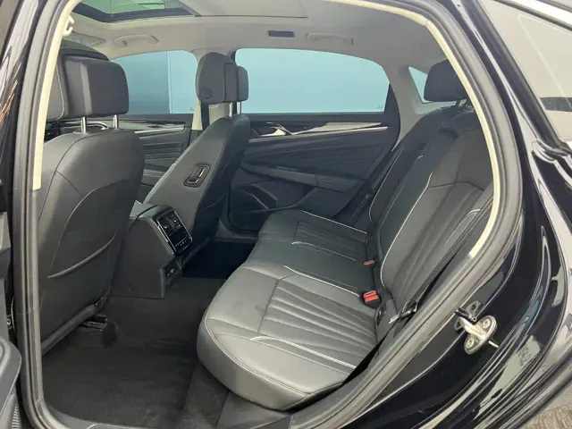 Volkswagen Passat — Фото автомобиля 6