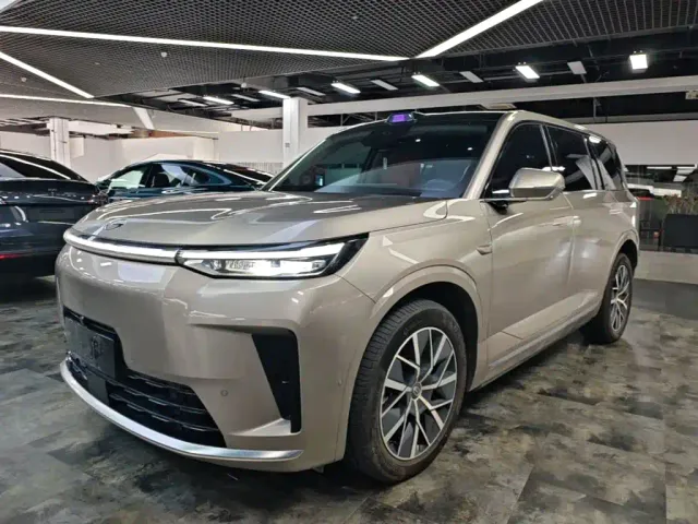 Фотография автомобиля — GAC Trumpchi Xiangwang S9
