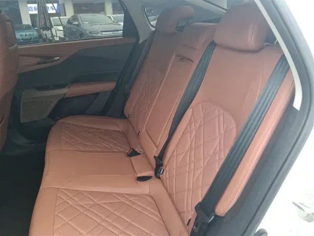 Changan Qiyuan A05 — Фото автомобиля 16