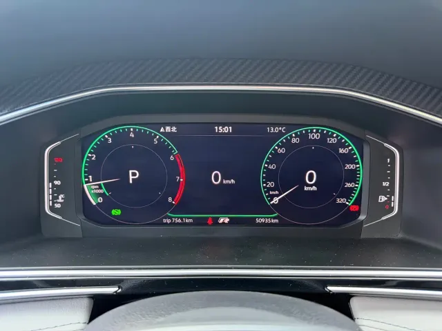 Volkswagen Tiguan L — Фото автомобиля 11