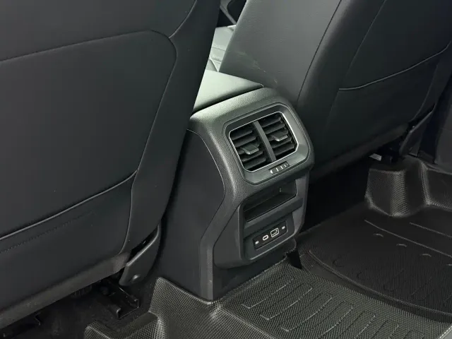 Volkswagen Tiguan L — Фото автомобиля 13