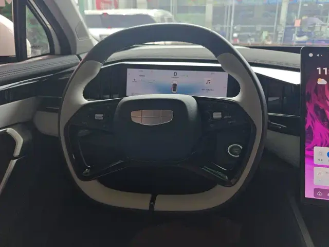 Geely Boyue L — Фото автомобиля 15
