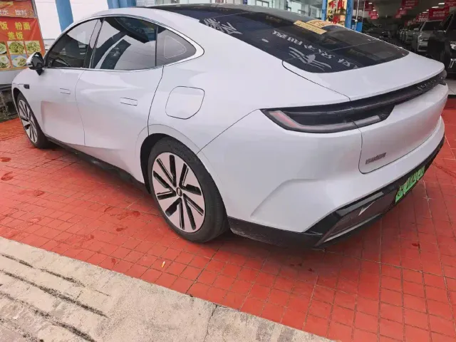 Geely Galaxy E8 — Фото автомобиля 5