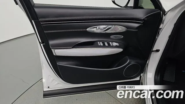 Genesis GV70 Electrified — Фото автомобиля 13