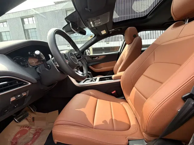 Jaguar XEL — Фото автомобиля 4