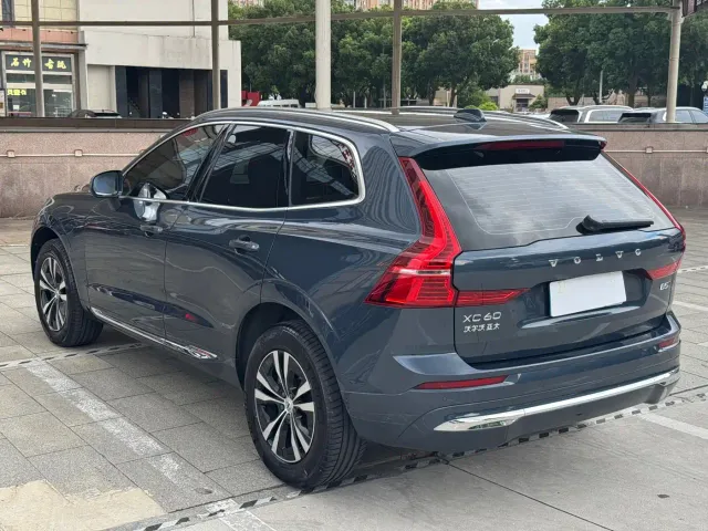 Volvo XC60 — Фото автомобиля 4
