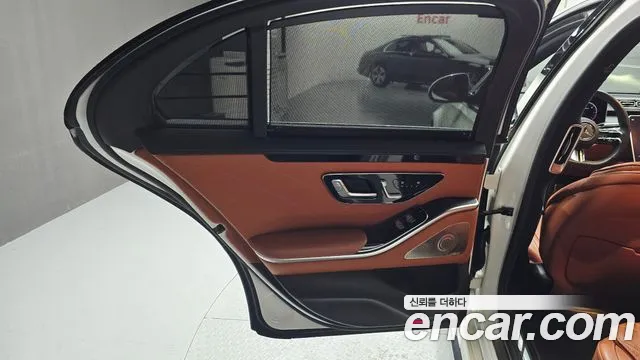 Mercedes-Benz S-Class — Фото автомобиля 25
