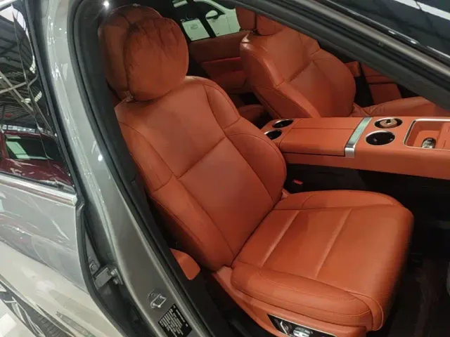 Li Auto L9 — Фото автомобиля 24