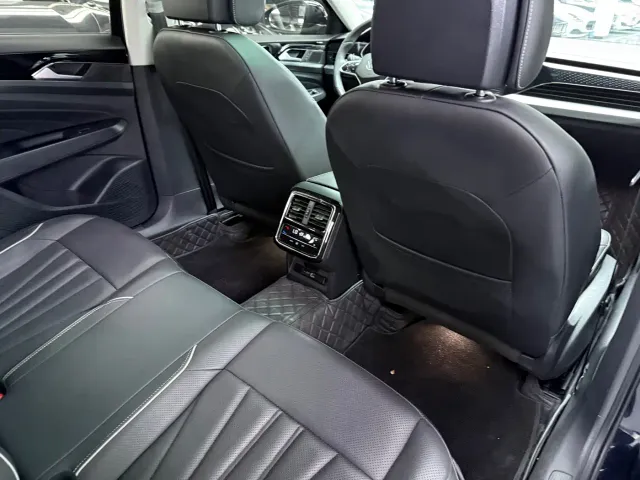 Volkswagen Passat — Фото автомобиля 14