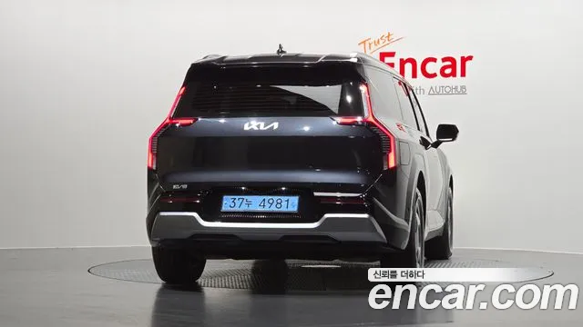 Kia EV9 — Фото автомобиля 4