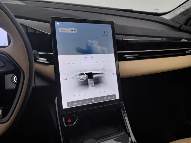 Geely Boyue L — Фото автомобиля 12