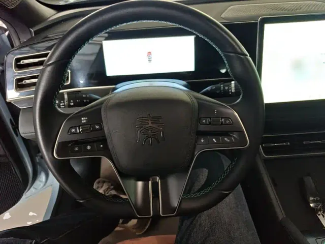 BYD Qin L — Фото автомобиля 10