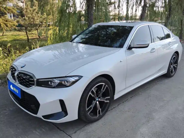 Фотография автомобиля — BMW 3 Series