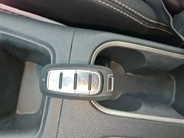 Nissan Tiida — Фото автомобиля 8