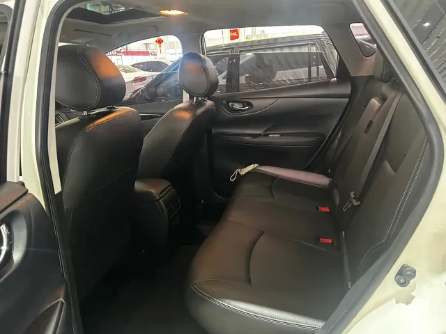 Nissan Tiida — Фото автомобиля 8